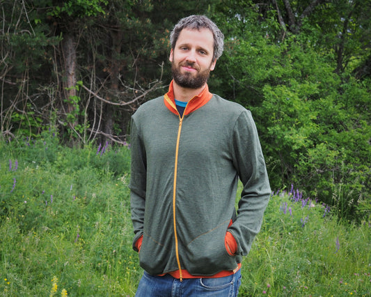 Zip-up merino standing collar jumper with bright colors